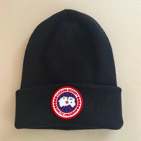 Canada Goose Beanie - Picture 2 of 2